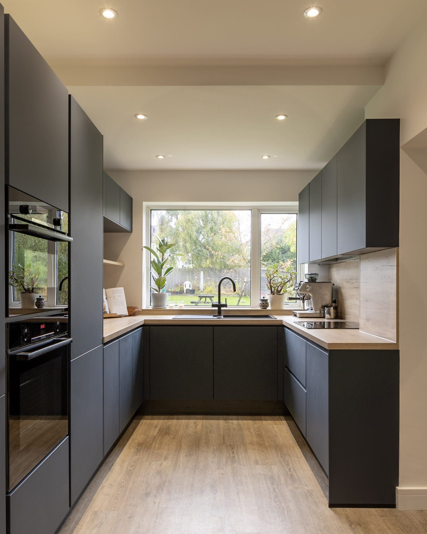 Handleless kitchen 2